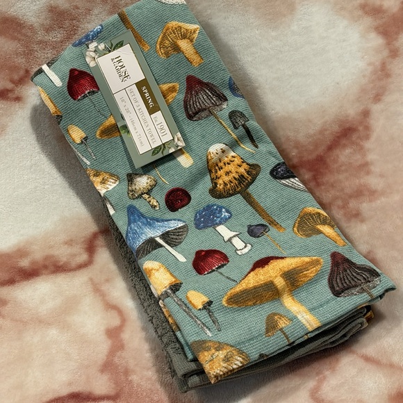 Colorful Wild Mushrooms Kitchen Towels Set of Three NWT 18x28” Cotton - Picture 15 of 16